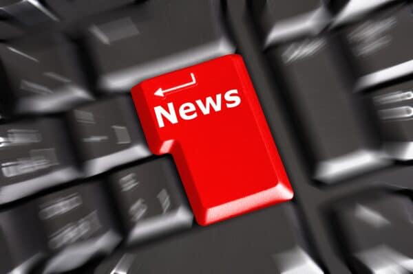 News jetzt auch al RSS-Feed verfügbar. Tastatur mit rotem News-Knopf